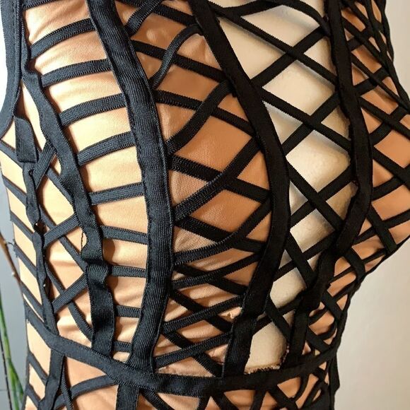 FASHION Nova caged dress very sexy open V-neck with straps across the chest XS - Picture 8 of 13